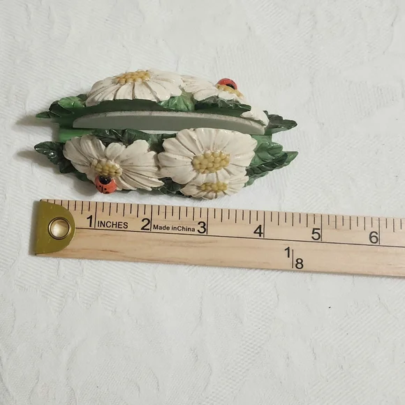 Hurnes Daisy and Ladybug letter holder - Picture 3 of 3